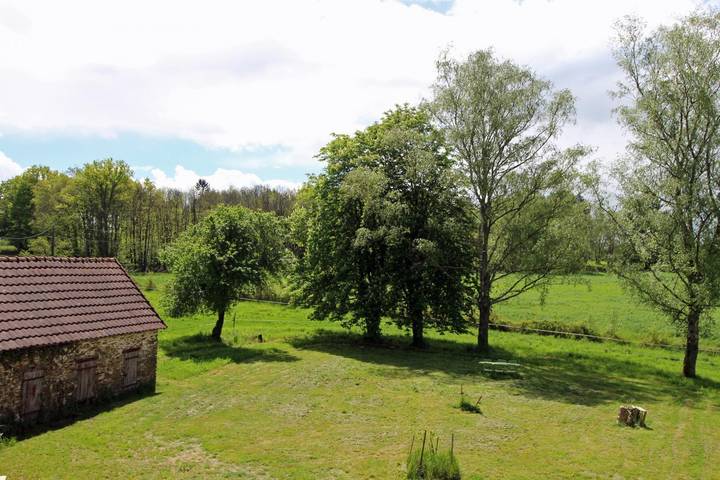 Gîte pour 6 personnes, avec jardin et terrasse, animaux acceptés à Saint-Yrieix-la-Perche - 4