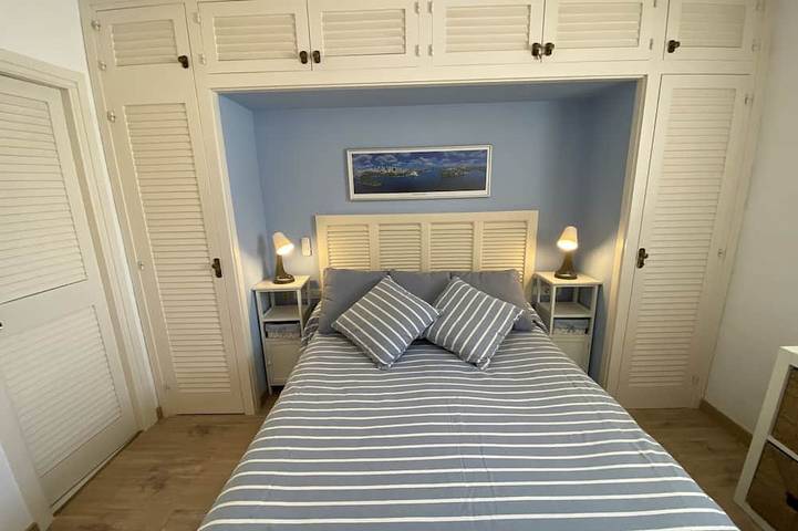 Ganze Wohnung, 1km vom Strand, wunderschöner Meerblick, Pool, Parkplatz und WIFI. in Sant Feliu de Guíxols, Costa Brava
