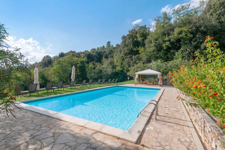 Ganze Wohnung, Ferienwohnung Ginestra mit privater Terrasse, Kamin und Gemeinschaftspool in Gambassi Terme, Florenz Provinz