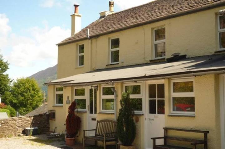 Log cabin for 4 people, with balcony/terrace, with pets in Bassenthwaite Lake