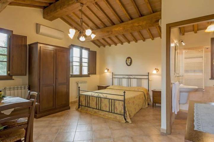 Gîte pour 4 personnes, avec jardin et piscine dans Orentano - 3