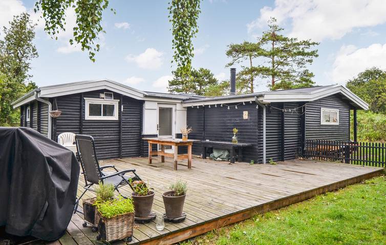 Feriehus for 4 personer, med Terrasse og Hage i Anholt