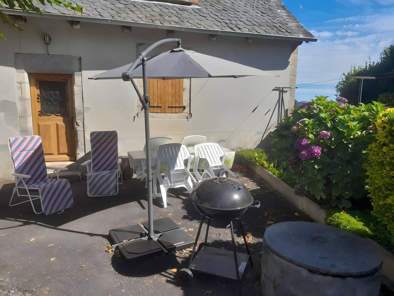 Charmante maison en pierre au cœur de la campagne in Goulles, Région de Tulle