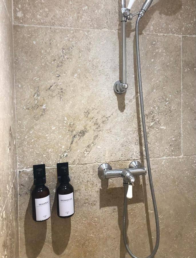 Gîte pour 4 personnes, avec terrasse et vue dans Arenes D Arles - 2