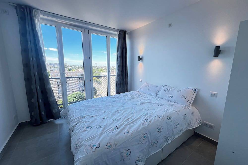 Room Only-Serene stay with Chinese family in Rosny-sous-Bois, Sena-Saint Denis