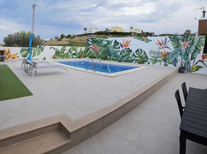 Casa para 6 personas, con vistas además de jardín y piscina, Se admiten mascotas en Peñíscola