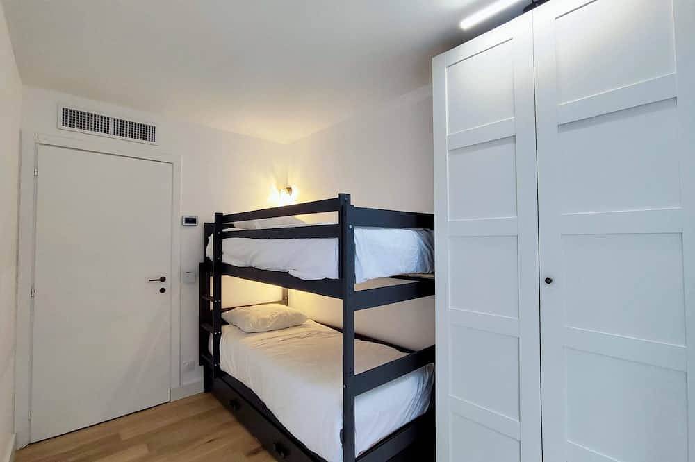 Hel lägenhet, Large terrace with sea view - parking, air conditioning, direct beach access... in Beaulieu-sur-Mer, Nice region