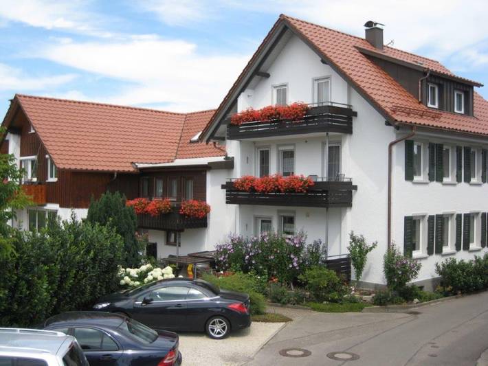 Ganze Wohnung, Ferienwohnung 'Fewo 1 - Elstar' mit Gemeinschaftsgarten, Balkon und Wlan in Wasserburg (Bodensee), Bayerisch Schwaben