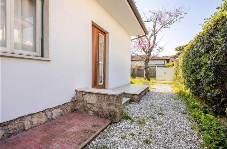 Villa pour 4 personnes, avec Balcon et Terrasse ainsi que Jardin et Vue à Forte dei Marmi - 3
