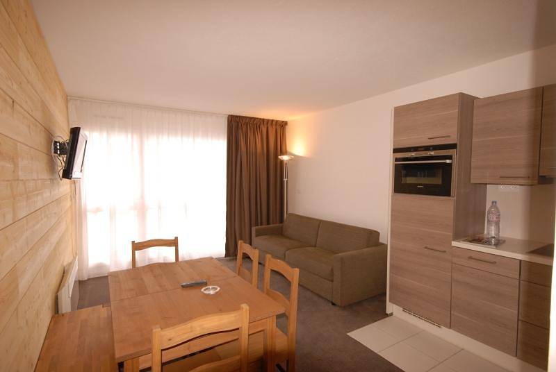 Entire studio, Résidence Euroneige - Studio 6 people (808) in Gourette, Eaux-Bonnes