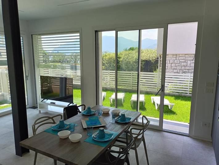 Appartamento per 4 persone, con panorama e giardino nonché vista lago a Comune di Marone