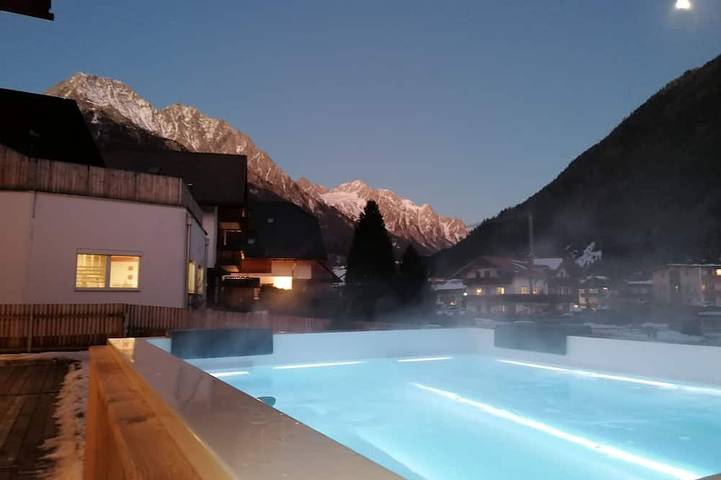 Ferienwohnung für 6 Personen, mit Terrasse und Garten sowie Whirlpool und Pool, mit Haustier - 1