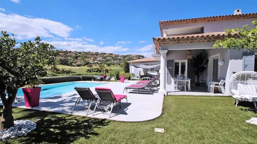 Gîte pour 11 personnes, avec piscine et jardin dans Golf Bluegreen Sainte-Maxime - 3