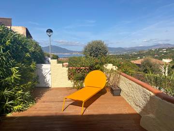 Gîte pour 4 personnes, avec piscine et terrasse, animaux acceptés à Grosseto-Prugna