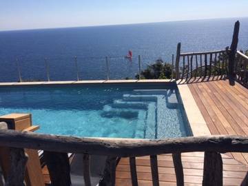 Cottage pour 5 personnes, avec terrasse et jacuzzi dans Plage de Fautea