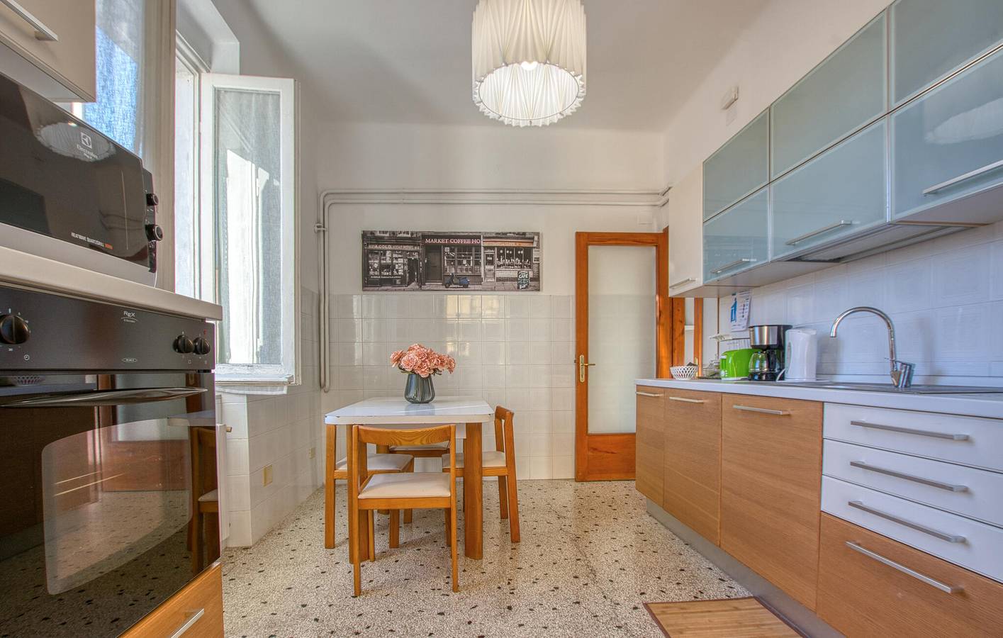 Entire holiday apartment, Cozy Beach Apartment with Kitchen and Internet - 2km to Bagni Giovanni in Sestri Levante (City), Sestri Levante