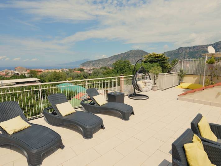 Rustico per 10 persone, con Balcone e Terrazza nonché Giardino in Campania