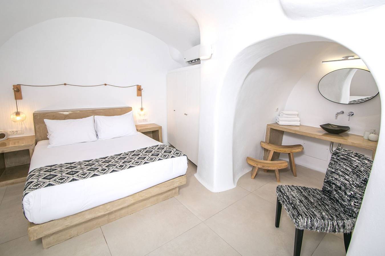 Luxury Santorini Villa | Villa Elysian Enas | Private Plunge Pool | 2 Bedrooms in Finikia, Santorini