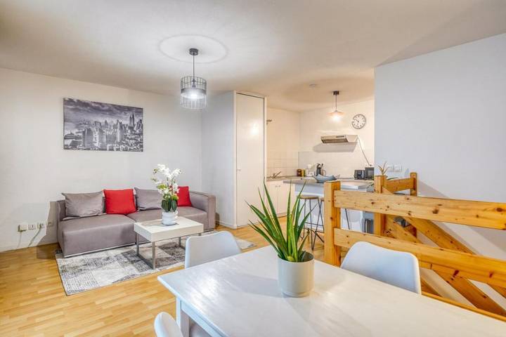 Gîte pour 4 personnes, avec balcon dans Gare de Bordeaux Saint Jean