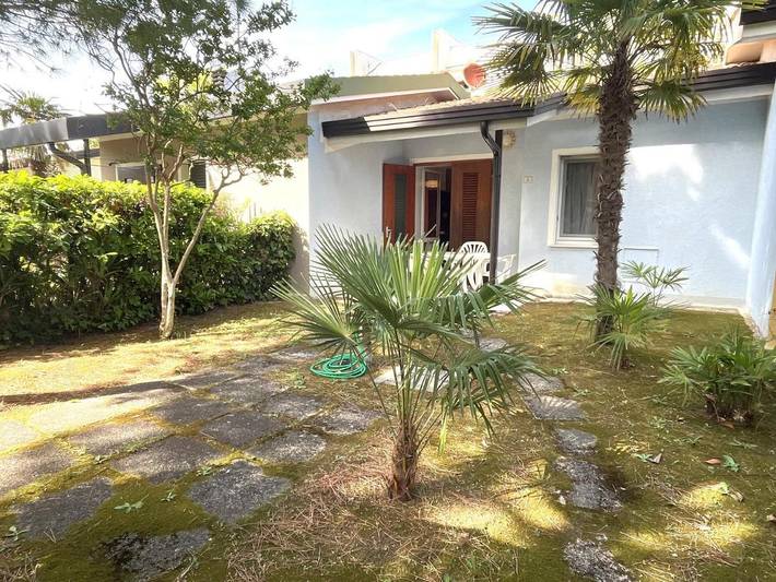 Bungalow per 4 persone, con Terrazza e Giardino a Bibione Pineda