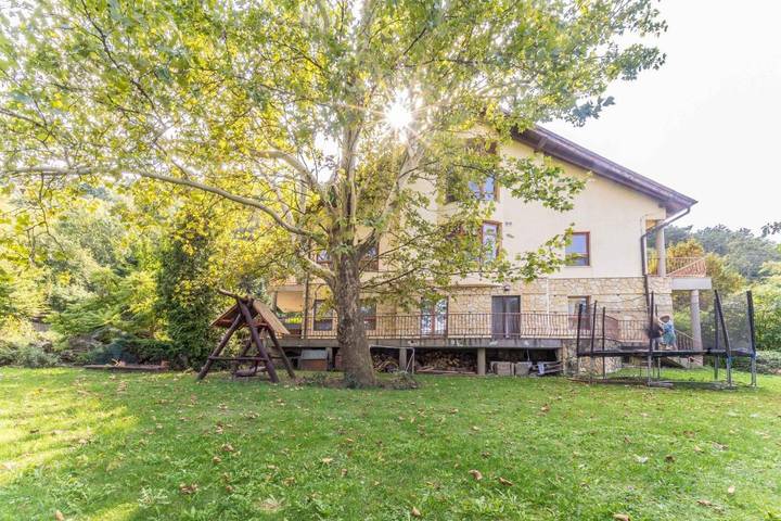 Villa pour 5 personnes, avec sauna et vue ainsi que piscine et jardin à Budapest - 2