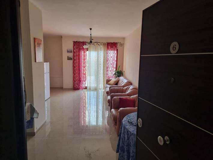Casas e apartamentos de temporada para 4 pessoas, com Balcão e Terraço em Padula