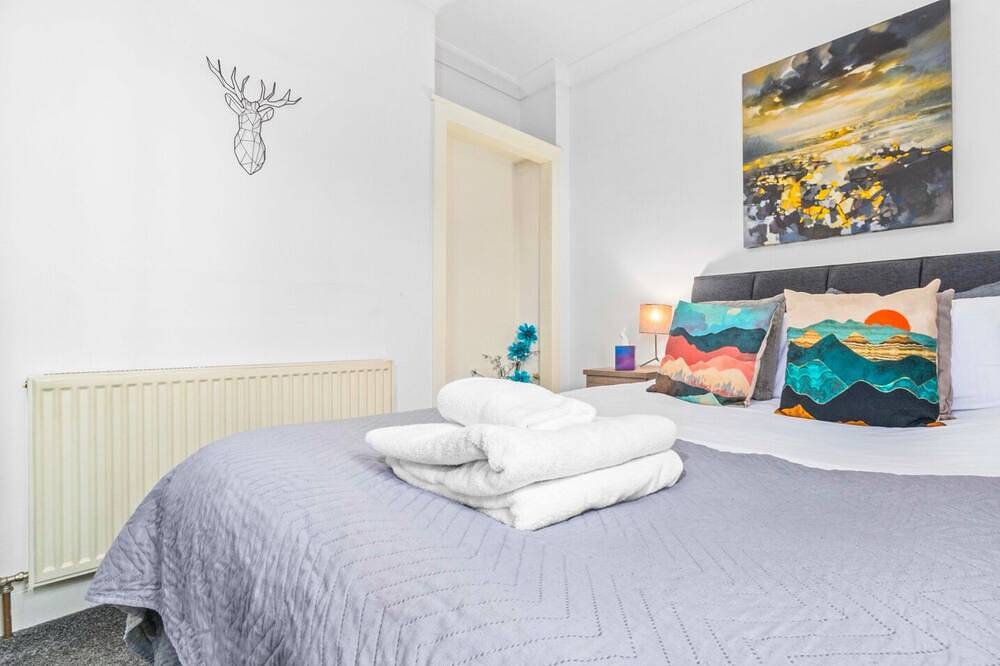 Ganze Wohnung, Modern 2 bedroom apartment close to local amenities. in Nord Lanarkshire