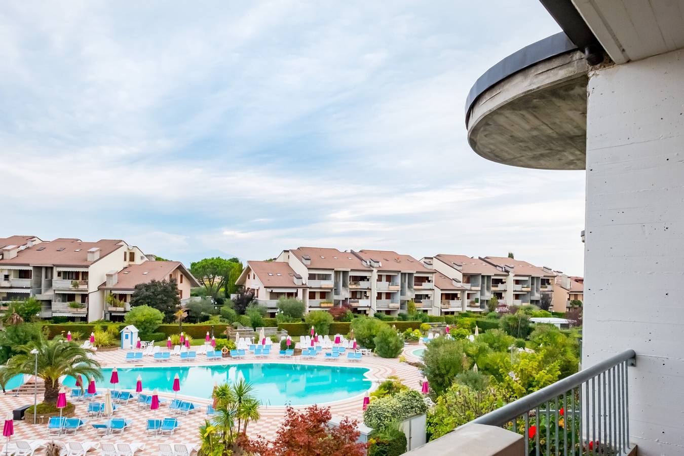 Ferienhaus 'Vivienne In Front Of Pool' mit Gemeinschaftspool, Wlan und Klimaanlage in Rivoltella del Garda, Desenzano del Garda
