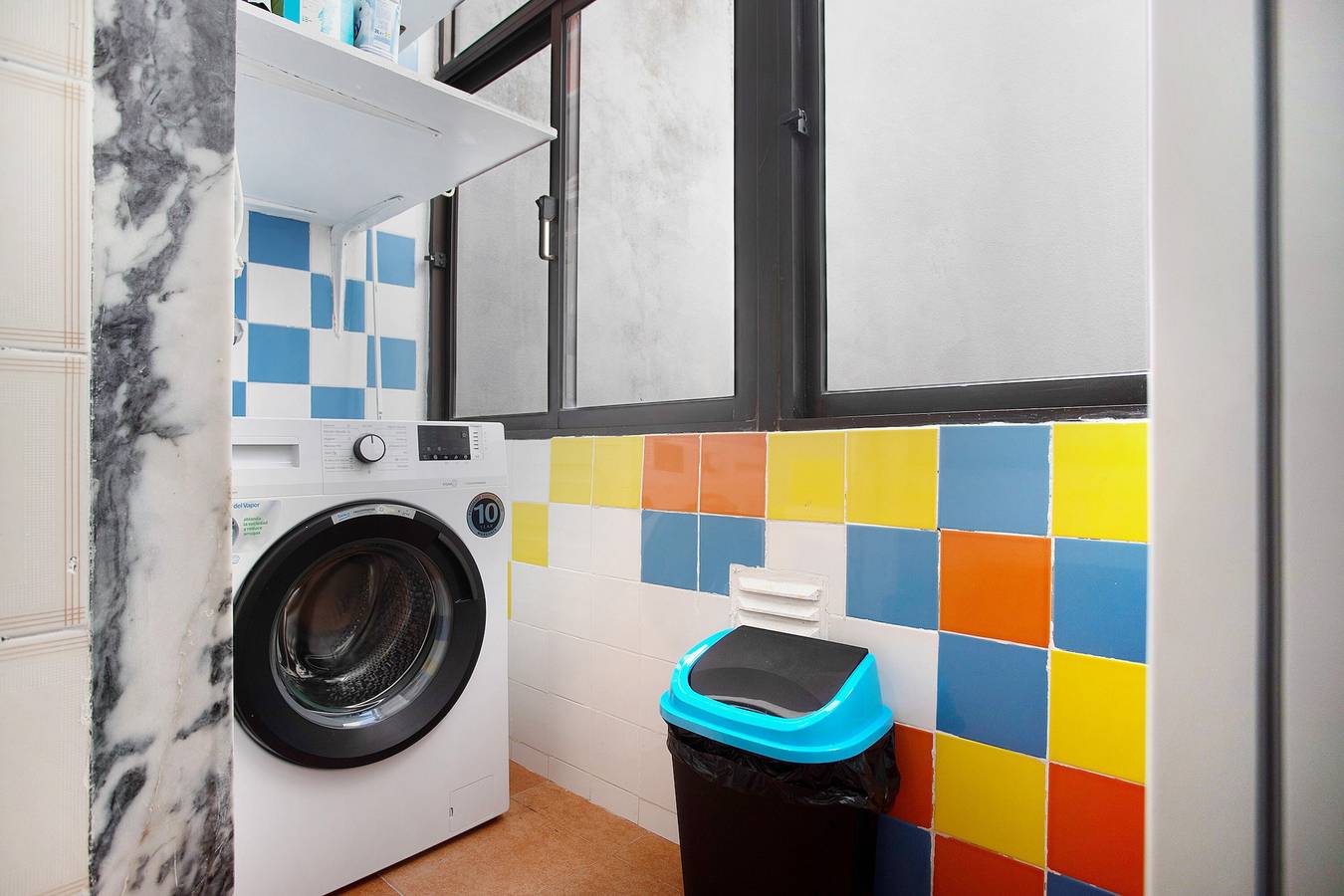 Apartamento inteiro, Apartamento de Férias "Da Alegria" com Terraço Privado, Varanda e Wi-Fi in Caldas da Rainha, Leiria distrito