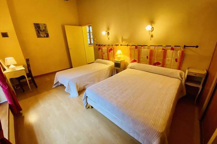 Location de vacances pour 7 personnes, avec jardin à Mas-Cabardès - 3