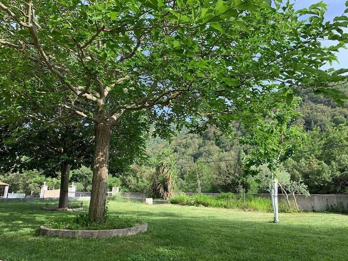 Location de vacances pour 4 personnes, avec jardin à Isolaccio-di-Fiumorbo