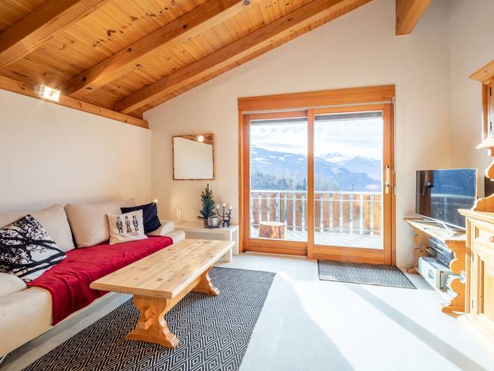 Ferienwohnung für 4 Personen, mit Balkon und Sauna sowie Ausblick in Falera