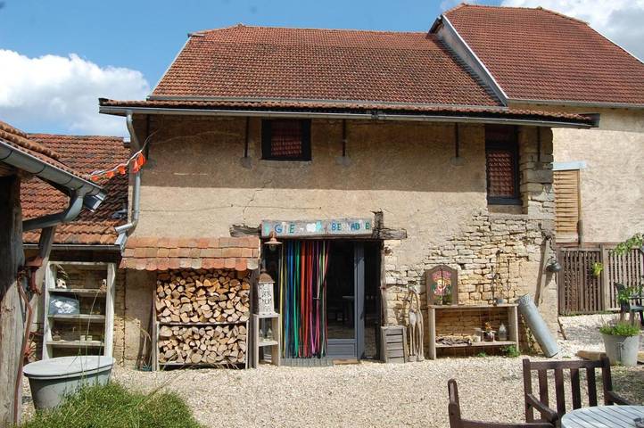Appartement de vacances pour 4 personnes, avec jardin ainsi que terrasse et piscine