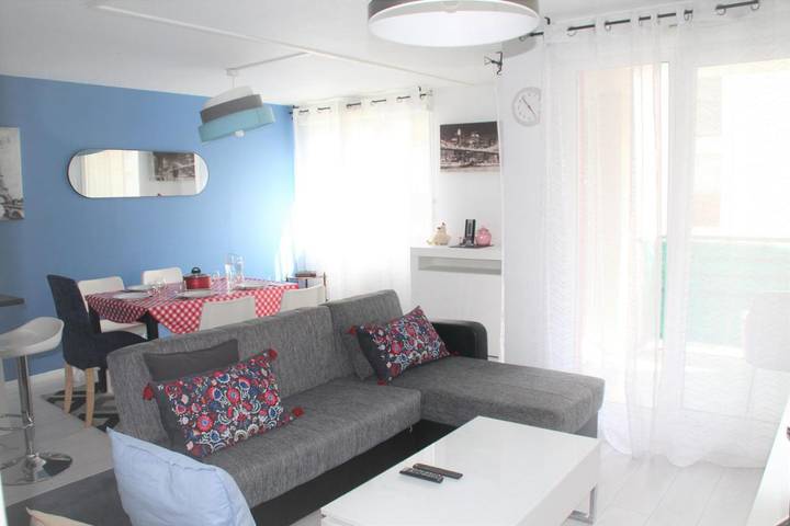 Gîte pour 5 personnes, avec balcon dans La Plaine Saint-Denis - 2