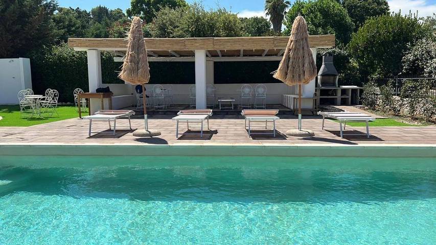 Agriturismo per 3 persone, con Giardino e Piscina per bambini nonché Piscina e Panorama a Fasano