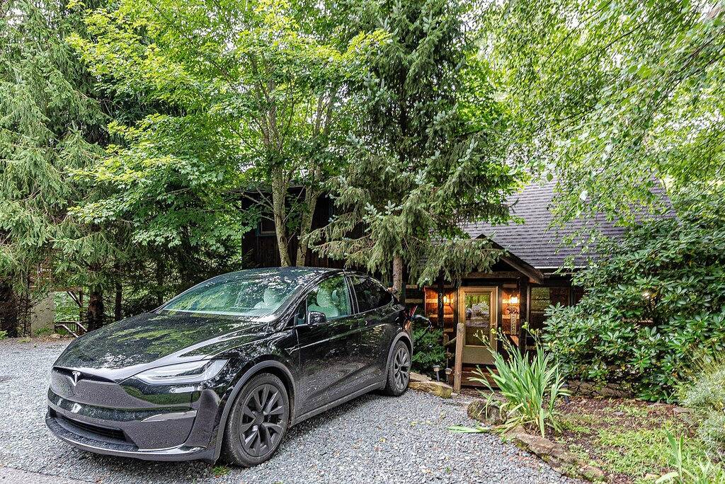Bear Pause Cabin 3 Br/3Ba Amazing Lake View Ev Charger in Blue Ridge Parkway, Seven Devils