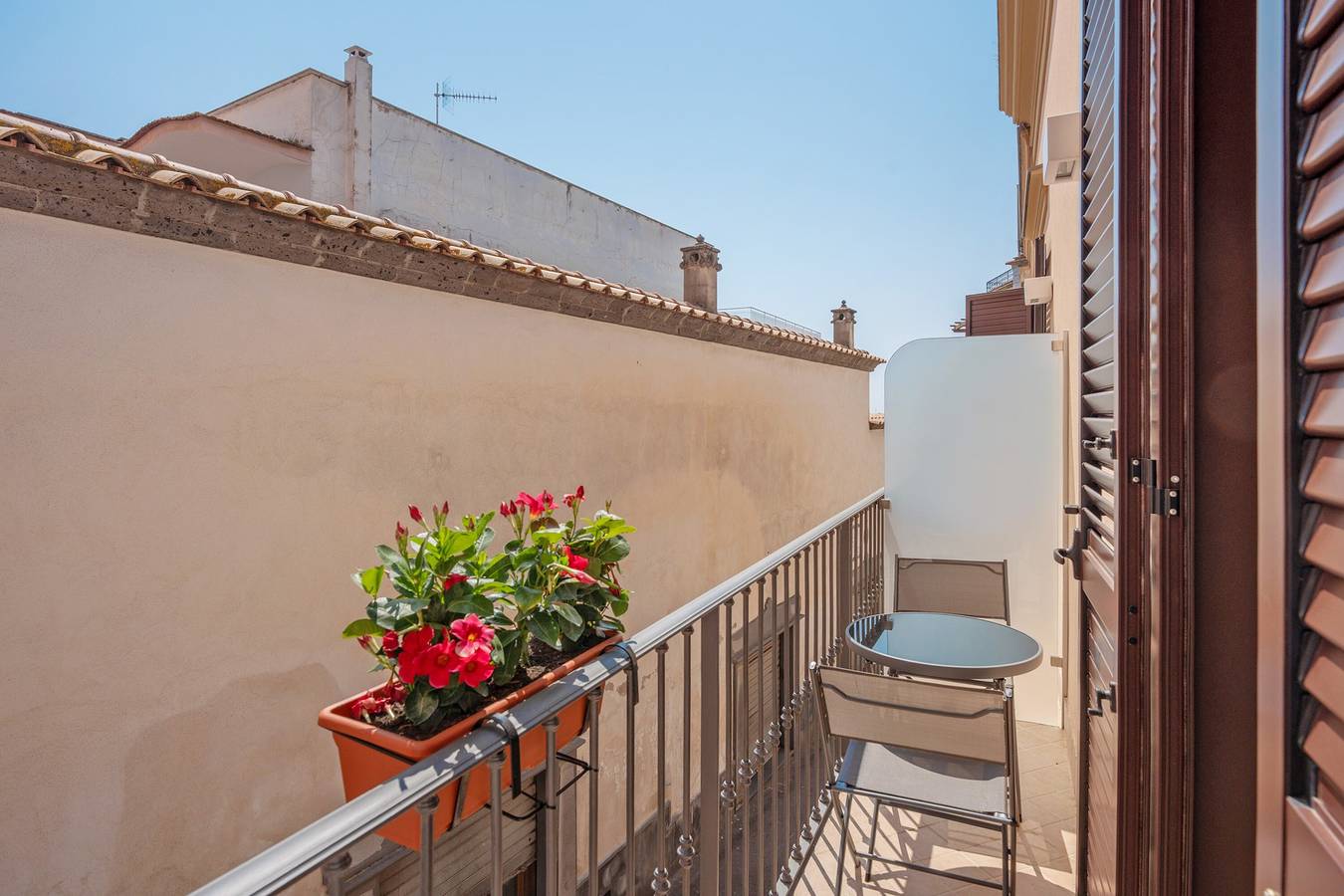 Apartamento inteiro, Casa de férias 'Suite Deluxe Punta Campanella' com varanda, Wi-Fi e ar condicionado in Massa Lubrense, Nápoles (província)