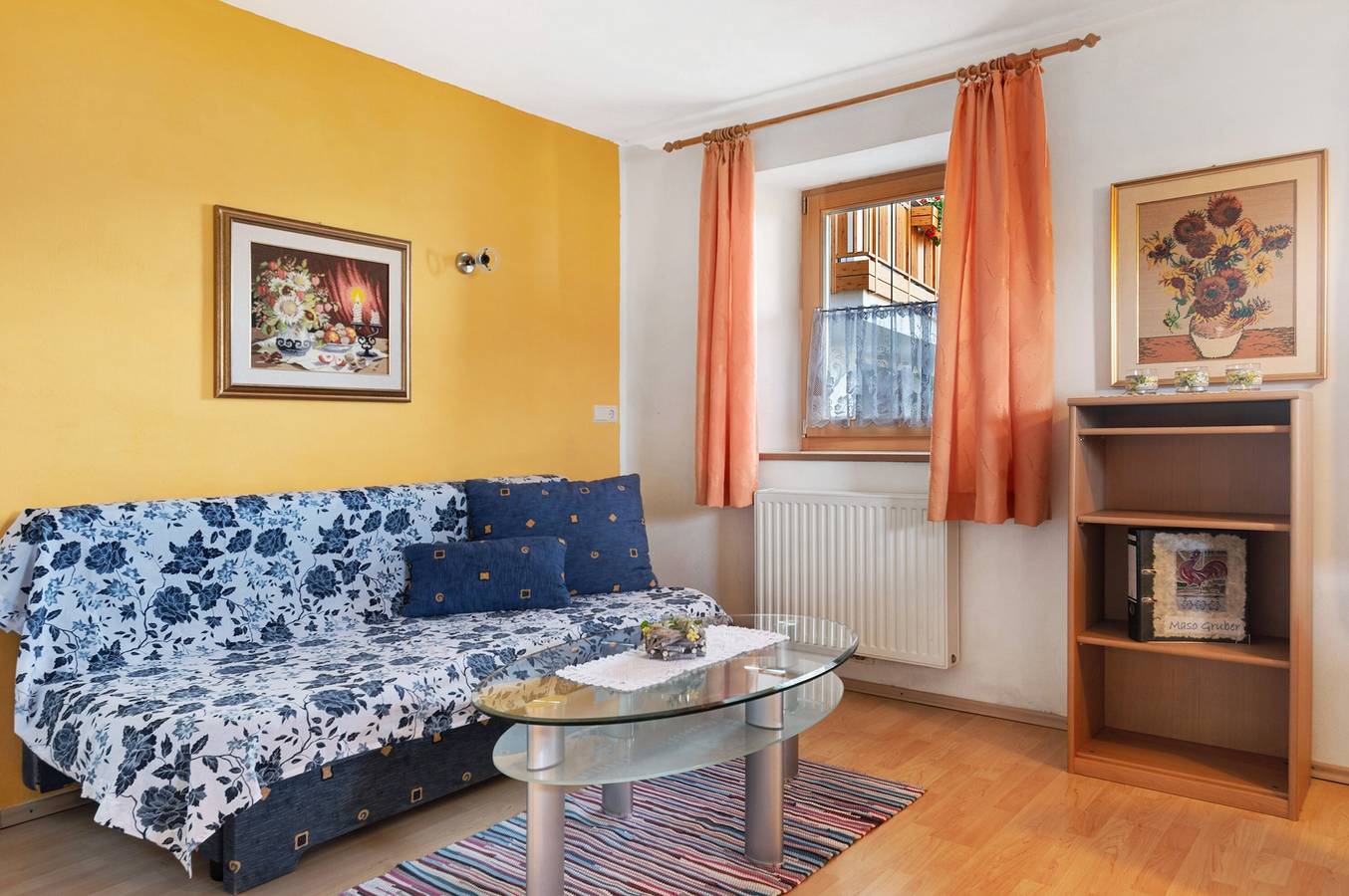 Entire apartment, Apartment 'Gruberhof 1 with Mountain View' with Mountain View, Shared Garden and Wi-Fi in Rodeneck, Dolomiti Superski