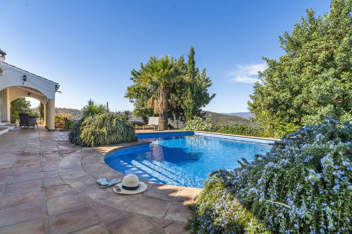 Villa 'Serenidad' with Mountain View, Pool, Wi-Fi and Air Conditioning in Cútar, Málaga Province