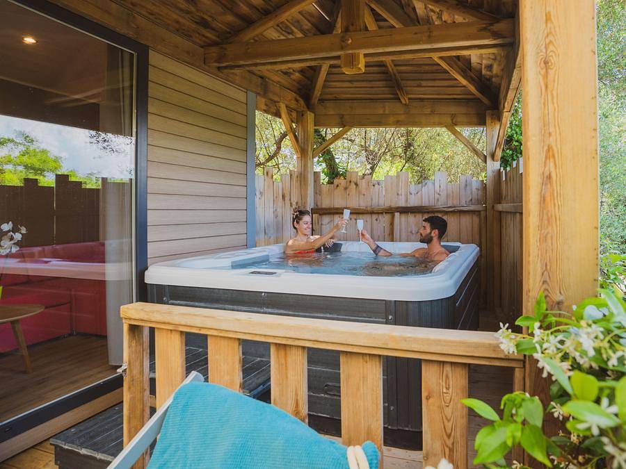 Camping International - Mobilheim 4 personen - Mobilheim Moorea Spa & Rooftop - 52m2 in La Madrague, Hyeres