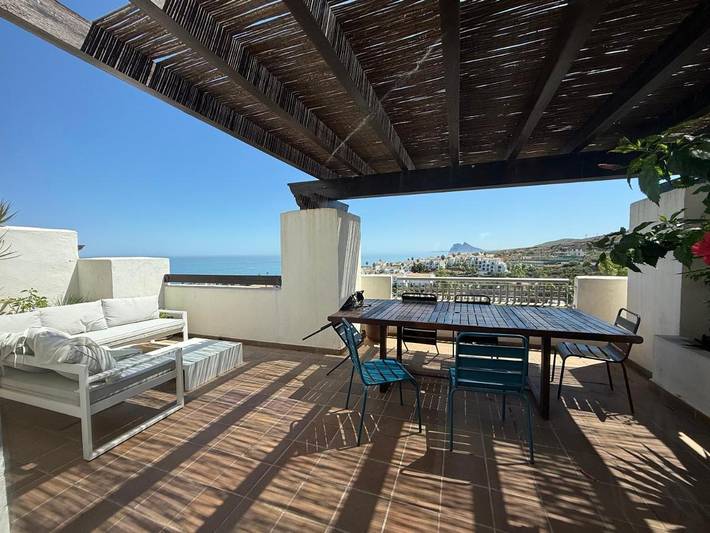 Apartamento de vacaciones para 4 personas, con piscina además de vistas y jardín - 1