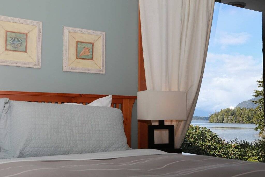 Jensen's Bay Retreat-S. Chesterman-Inlet View! in Tofino, Alberni-Clayoquot Regional District