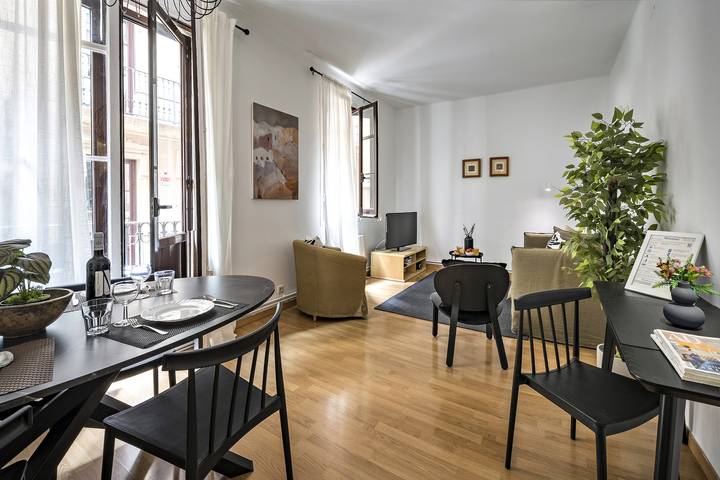 Appartamento per 5 persone, con balcone a Ciutat Vella
