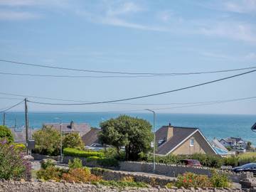 Bungalow for 8 People in Moelfre, Isle of Anglesey, Photo 2