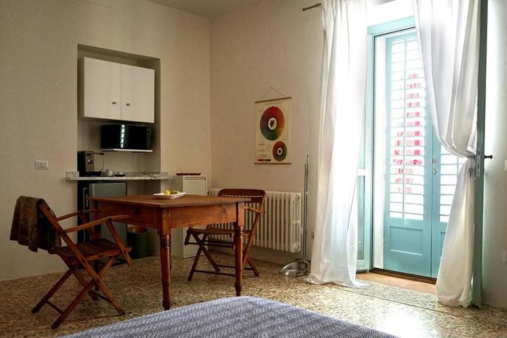 Gîte pour 2 personnes, avec piscine ainsi que terrasse et vue, animaux acceptés à Arpino - 3