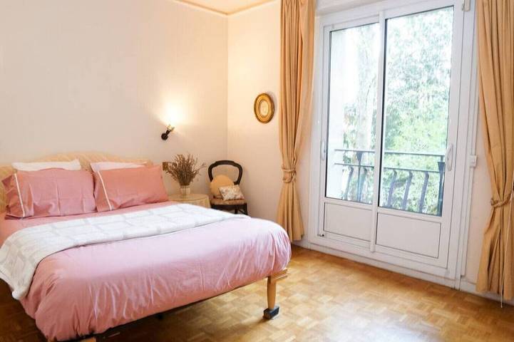 Appartement entier, Bel appartement de 3 chambres avec grands volumes in Ville-d'Avray, Hauts-de-Seine