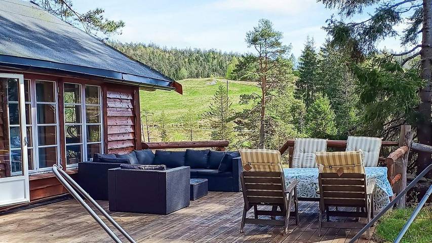 Feriehus for 5 personer, med terrasse i Grimstad 