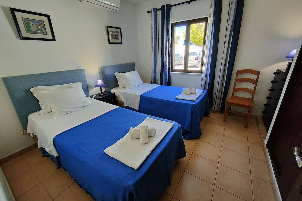 Tourist Set Alporchinhos in Armação de Pêra (costa), Faro Distrikt