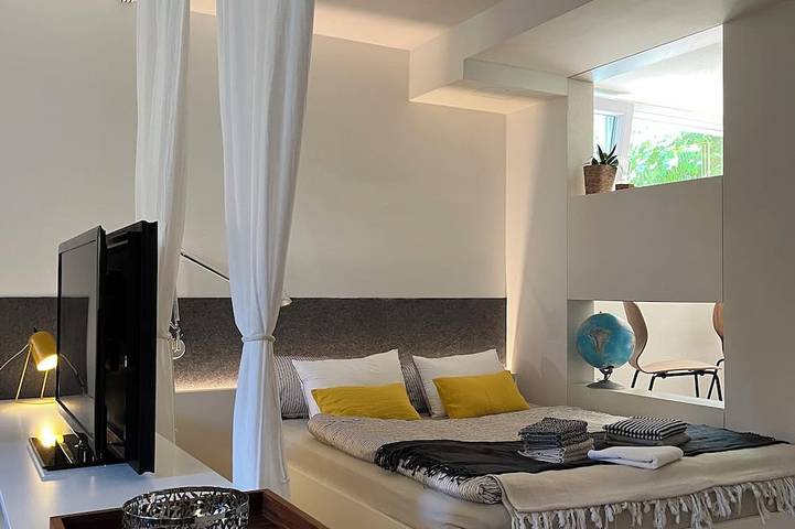Ferienwohnung für 2 Personen, mit Terrasse und Garten sowie Sauna in Schondorf - 2