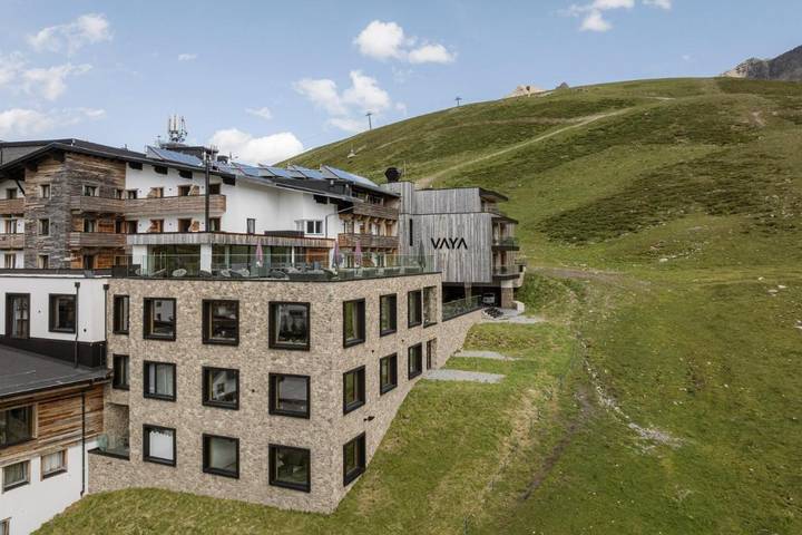Hôtel pour 4 personnes, avec Balcon et Terrasse ainsi que Piscine et Sauna dans Kuhtai